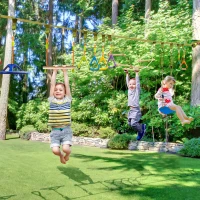 Outsunny Ninja Slackline Set 13 m hängende Hindernisse für 3-14 Jahre Kinder Schwingen Ninja Kinder Klettertraining Seil mit Ringe Holzleiter Schaukel Outdoor Polyester Holz mehrfarbig(m-2)