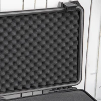 Outsunny Wertsachenkoffer mit Griff, wasserdicht 56 cm x 42 cm x 21 cm Schwarz(m-9)