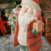 HOMCOM Kerstmanfiguur met Boom en Geschenk, 3 warmwitte LED's, batterijgevoed, 50 cm(m-8)