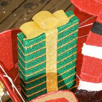 Outsunny Stralende Kerstdecoratie, Kerstman op Slee met Rendieren, 246 LED-Lampjes, Grondspiezen, Veelkleurig(m-9)