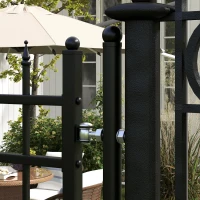 Outsunny Porta para Vedação de Jardim de Aço com Decoração de Setas Fechadura e Chaves Porta para Exterior Pátio 107x204 cm Preto(m-8)