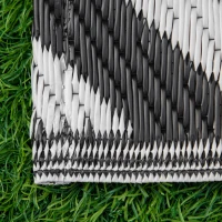 Outsunny 152 x 243 cm(5x 8ft) Outdoor Rug Reversible Mat Plastic Straw Rug Portable RV Camping Mat for Garden Deck Picnic Indoor, Black & White(m-8)