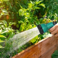 Outsunny Schlauchaufroller Wasserschlauch-Aufwickler 25+2 m Wandhalterung + Griff 180° schwenkbar 55 x 20 x 42 cm Hellgrau(m-4)