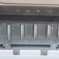 HOMCOM Macchina del Ghiaccio da 9 Cubetti in 6-12 Minuti con Cestello e Paletta Inclusi, 23.8x30.5x29 cm, Nero(m-7)