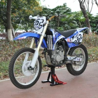 HOMCOM Cavalletto Alzamoto ad Altezza Regolabile con Manovella, in Acciaio e Gomma, 28x17.5x24.5-35.5 cm, Nero e Rosso(m-2)