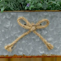 Outsunny Jardinière Chariot sur Pied 3 Niveaux Style Rural Chic - Pliable - 2 poignées et Roues - nœuds de Corde métal martelé Effet Vieilli(m-8)