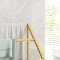 HOMCOM Portasciugamani a Terra con 3 Barre e Ripiano Inferiore, in Bambù e Acciaio, 51x31x85.5 cm, Nero e color Legno(m-9)