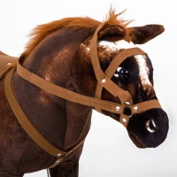 HOMCOM Cheval Debout en Peluche Effets sonores hennissement et Galop Selle étrier rênes 85L x 28l x 60H Marron Blanc(m-8)