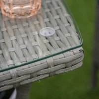 Outsunny Set Giardino Esterno 3 Pezzi in Rattan PE e Acciaio, Set 2 Sedie con Cuscini Lavabili, Braccioli, Tavolino da Caffè con Piano in Vetro, Salotto da Giardino Balcone Patio Cortile, Grigio(m-9)