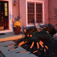 Outsunny Selbstaufblasende Halloweendekoration Große Spinne inkl. Gebläse, LED-Lichter, 160 cm x 150 cm x 43 cm, Orange + Schwarz(m-2)