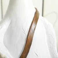 Outsunny Blumentopf, Schwan mit Umhängetasche, wetterfest, 32 x 18 x 60 cm, Weiß, Braun(m-9)