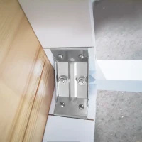 HOMCOM Tavolo da Pranzo 4 Posti con Piedini Antiscivolo, in Legno di Pino, 120x75x75 cm(m-9)