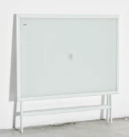 Outsunny Mesa de Jardín de Metal Plegable Mesa de Camping Rectangular de Vidrio Templado con Agujero para Sombrilla para Picnic Terraza Balcón 110x70x70 cm Blanco(m-10)