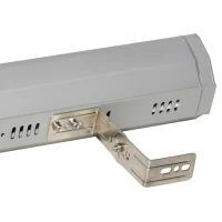 Outsunny Stufa da Esterno Elettrica 1000W/2000W, Pannello Riscaldante a Parete con Telecomando, in Alluminio, 67.5x10.5x7cm(m-9)