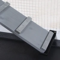 PawHut Coelheira de Madeira Exterior Gaiola para Coelhos de 2 Níveis com Teto Asfáltico 2 Cercados de Metal Bandeja Removível 3 Portas e Rampa 157,4x53x93,5 cm Cinza(m-9)