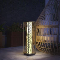 Outsunny Staande Zonnelamp Rattan met Lichtsensor 25 LED Zonnepanelen in Boho-Stijl IP44 Waterdicht Zwart+Grijs(m-2)