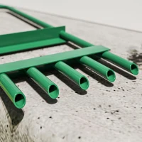 Outsunny Rasenlüfter Aerifizierer für Rasen 30cm Breite Manuell Rasenbelüfter mit rutschfest Griff für Garten Höfe Dunkelgrün(m-9)