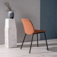 E-STYLO Set di 4 sedie da pranzo in tessuto ruggine e gambe in metallo nero, 57cm X 46cm H.80cm(m-5)