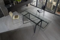 E-STYLO Tavolo allungabile con top grigio in vetro temperato e gambe in metallo grigio, 80cm X 140/200cm H.76cm(m-5)