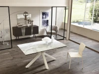 E-STYLO Tavolo allungabile con top in ceramica marmo bianco e vetro temperato, gambe in metallo verniciato bianco, 90cm X 160/240cm H.76cm(m-2)