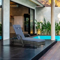 Outsunny Sdraio da Giardino in Polirattan con Schienale Regolabile in 5 Posizioni, Cuscino, Ruote, Portata 160 kg, Sedia Sdraio Relax per Giardino, 200x73x30-103cm, Grigio(m-2)