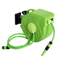 Outsunny Avvolgitubo Murale con Avvolgimento Automatico a 180°, Tubo 20 + 2 m con Pistola per l'Irrigazione, Supporto Muro Integrato, Verde(m-5)