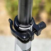 HOMCOM Trotinete dobrável altura ajustável e guiador para adultos e crianças acima de 14 anos com rodas grandes e freio Carga 100kg branco(m-8)