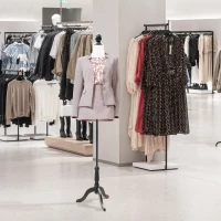 HOMCOM Maniquí Mujer Ajustable a 130-168 cm con Trípode de Madera 50 Alfileres de Colores para Fotografía de Moda Blanco(m-2)