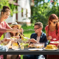 Outsunny Set da Pranzo, 3 Pezzi, 2 Panche e 1 Tavolino, per 4 Persone, in Metallo, Nero(m-7)