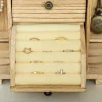 HOMCOM Boîte à bijoux femme à 4 niveaux, coffre à bijoux avec ailes, miroir et 2 tiroirs, 26,5 x 16 x 33,5 cm, marron(m-9)