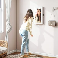 HOMCOM Espejo Joyero de Pared con Cerradura y Varios Compartimentos Montar en Pared o Puerta Blanco y Forro Crema(m-2)