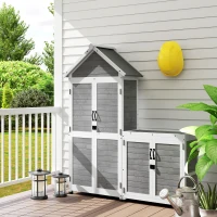 Outsunny Cobertizo de jardín y armario de almacenaje en madera con techo inclinado de asfalto, estantes y puertas con cerradura, Gris(m-5)