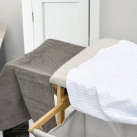 HOMCOM Recolector de ropa, multifuncional, tabla de planchar y bolsa de tela 57 L, marco de bambú, 113x34x82 cm, Natural/Gris(m-4)