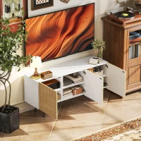 HOMCOM Mobila TV pentru de până la 65 de inch cu dulapuri cu ușă canelată și trecere cabluri pentru sufragerie, dormitor, efect lemn natural(m-2)