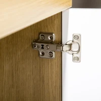 HOMCOM Mueble de TV Moderno con 2 Puertas y Estantes para Televisores de hasta 60 Pulgadas 130x39,6x48 cm Natural y Blanco(m-9)