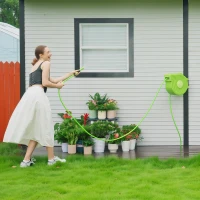 Outsunny Avvolgitubo da Giardino Retrattile con Tubo dell'Acqua 15 m, Rullo Avvolgitubo da Parete Girevole a 180°, Avvolgitubo Automatico Tubo da Giardino per Irrigazione in plastica, Verde(m-8)