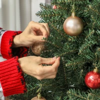 HOMCOM Albero di Natale artificiale 180 cm, realistico con 1687 punte di ramo articolato, supporto in metallo, verde(m-5)
