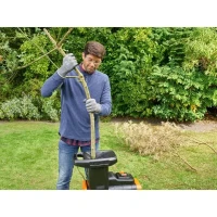 Broyeur de Végétaux filaire - BLACK+DECKER - BEGAS5800-QS - 2800W - Capacité de Broyage 45 mm - Bac Collecteur 45 L(m-2)