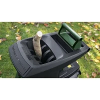 Broyeur de végétaux électrique silencieux AXT 25 TC - Bosch - Capacité de coupe 45mm - 2500W(m-2)