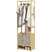 HOMCOM Porte-manteau en bambou avec armoire range-chaussures barre de suspension étagère réglable pour entrée couloir 53x31x168 cm naturel(m-1)