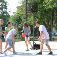 HOMCOM® kinderbasketbalring met standaard in hoogte verstelbaar 205-250 cm basketbalstandaard rolbaar korfhoogte tot 210 cm wielen(m-2)