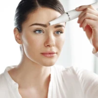 Braun FaceSpa 810 Épilateur Électrique Femme Visage et Épilation, Brosse Nettoyante, Pour Épilation et Nettoyage Du Visage(m-2)