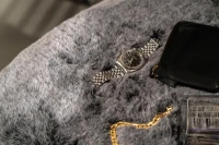 E-STYLO Sedia in ecopelliccia grigia, ideale per chi desidera un comfort avvolgente e uno stile moderno(m-4)