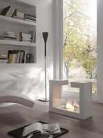 E-STYLO Biocamino da terra di design, caratterizzato da una forma a staffa stilizzata che lo rende un vero elemento d'arredo per ambienti moderni e contemporanei, 25cm X 78cm H. 58cm(m-3)