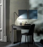 E-STYLO Lampada da tavolo minimalista con braccio sottile e testa orientabile in metallo, perfetta per spazi di lavoro moderni, 17cm X 17cm H. 56cm(m-3)