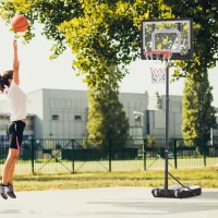 HOMCOM basketbalstandaard in hoogte verstelbaar basketbalsysteem voor kinderen basketbalring met wielen buiten staal PVC HDPE zwart 83 x 75 x 206-260 cm(m-11)