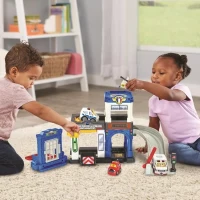 VTECH TUT TUT BOLIDES SERIE PRO - SUPER POSTE DE POLICE INTERACTIF (+ CHRIS, LIEUTENANT DE POLICE)(m-2)