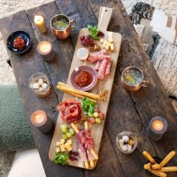 Maxi planche apéritive - LIVOO - MES151 - Bois acacia FSC - 75 x 19,5 cm - Pieds en bois(m-5)