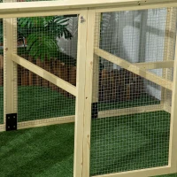PawHut Gallinero para Exterior 140x88,5x106 cm con 3 Perchas Marco de Madera y 2 Puertas con Cierre Madera Natural(m-8)