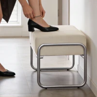 HOMCOM Reposapiés Taburete Acolchado Grueso con Tejido de Chenilla y Patas de Acero para Dormitorio, Beige(m-5)